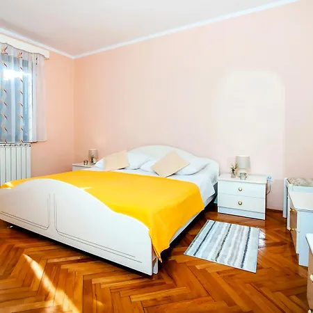 Apartment And Room Josip Rovinj Exterior photo