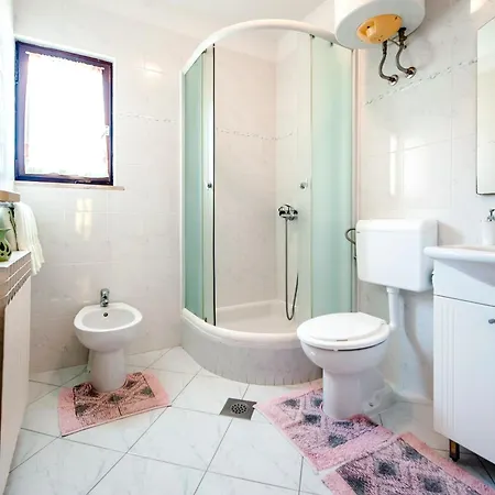 Apartment And Room Josip Rovinj Exterior photo