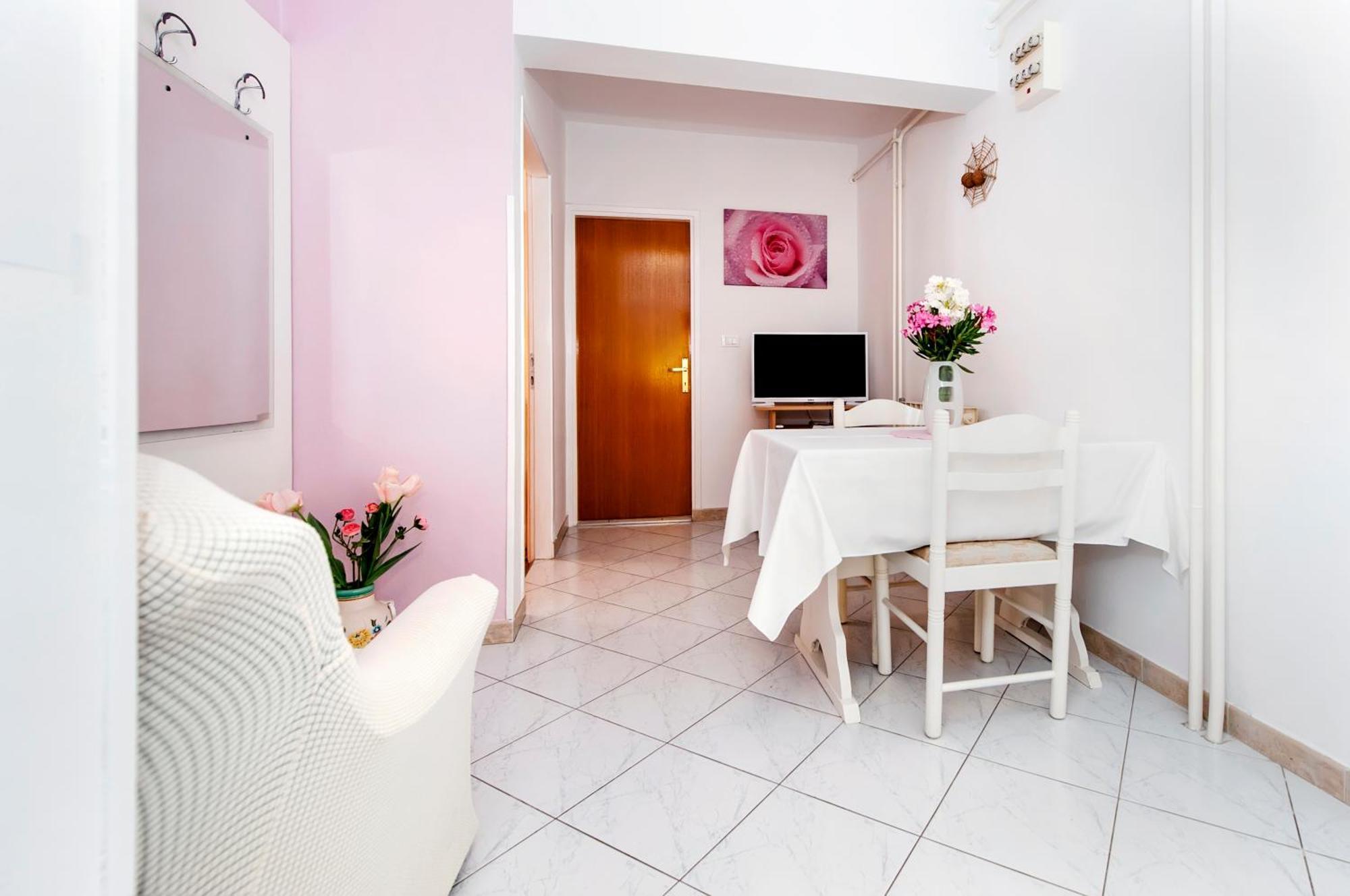 Apartma And Josip *